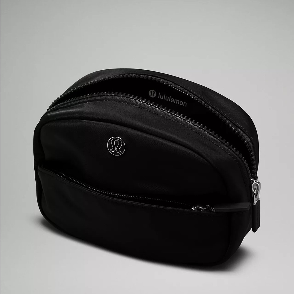 Lululemon City Essentials Pouch Mini 2L